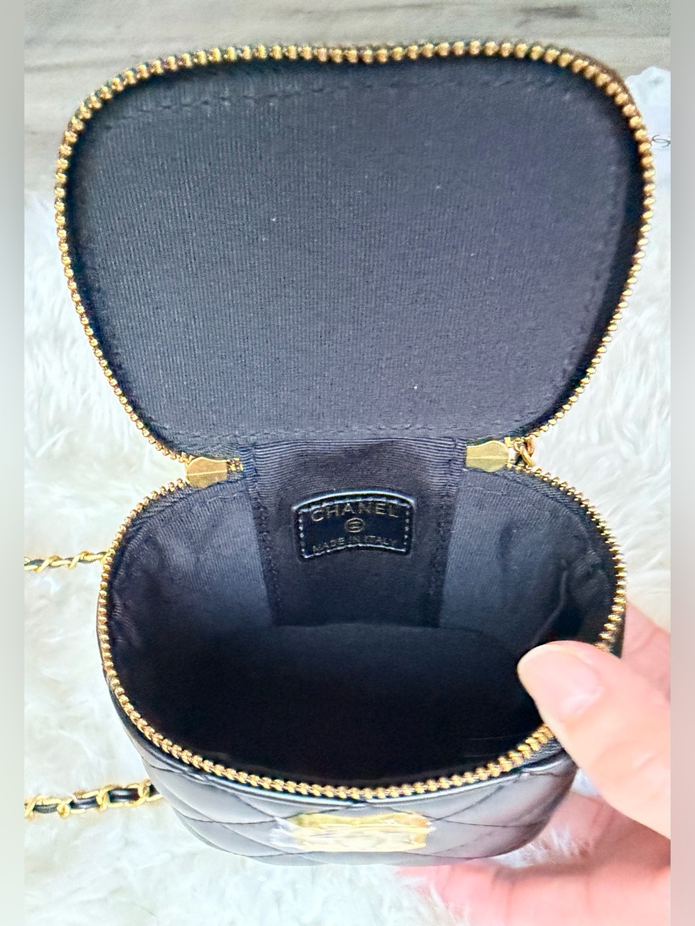 Chanel MAKEUP Black Leather Gold Ball Box Bag w Gold Hardware (SEALED) NEW - Picture 13 of 16